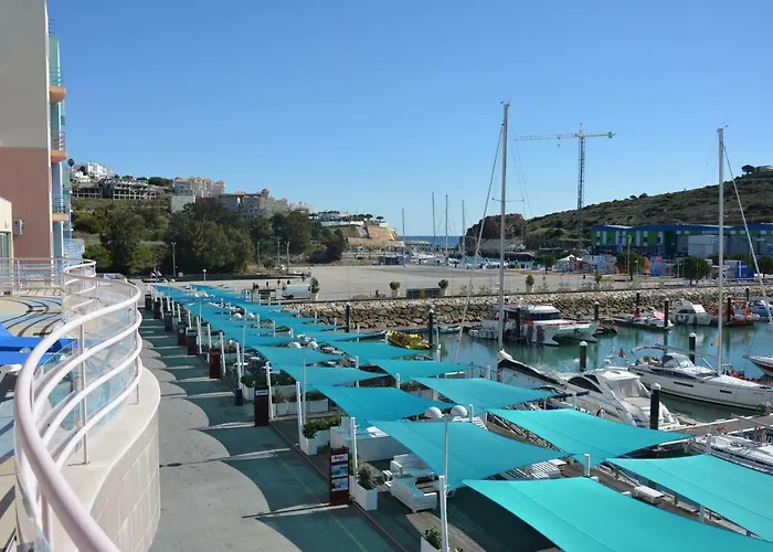 Апартаменти Beautiful In Marina